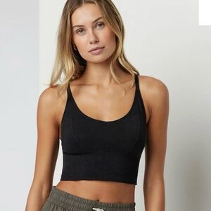 BNWT VUORI Quince seamless crop - Size S